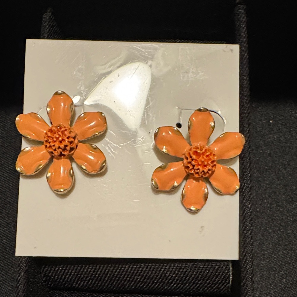 Vintage Weiss Floral Earrings